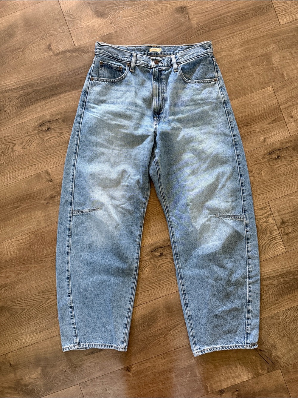 Levi’s Cinched Waist Barrel Jeans